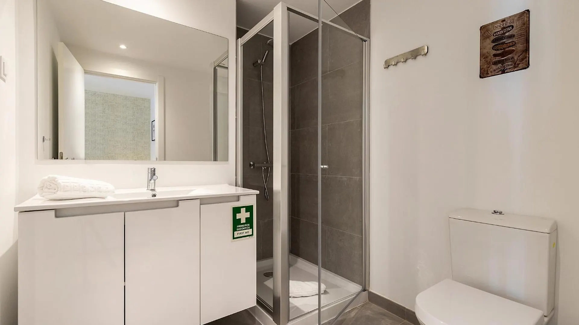 Apartment Design And Bright Studios Near Pasteis De Belem Lisbon