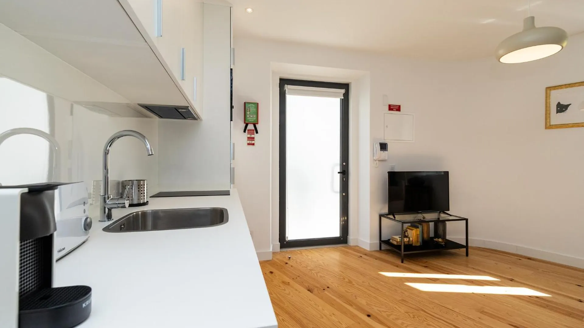 Apartment Design And Bright Studios Near Pasteis De Belem Lisbon