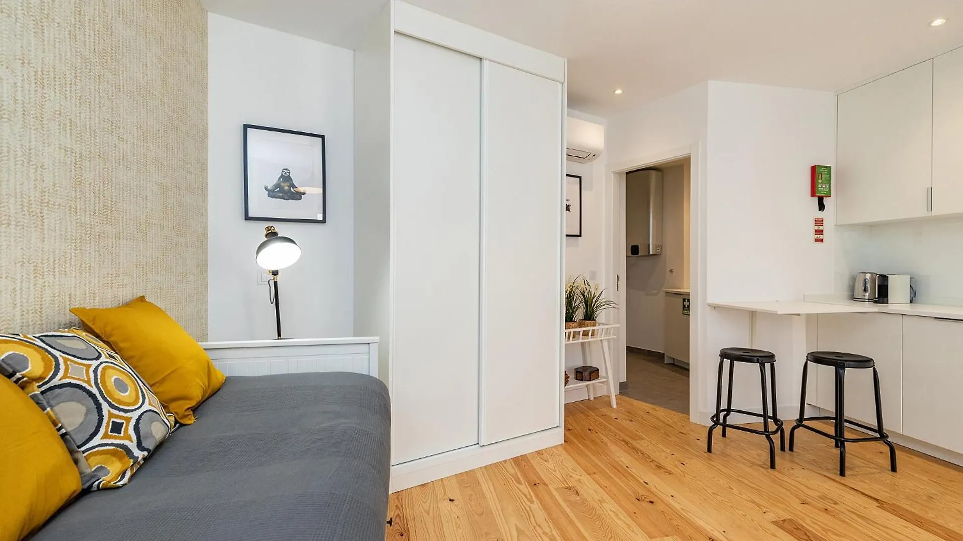 Design And Bright Studios Near Pasteis De Belem Lisbon