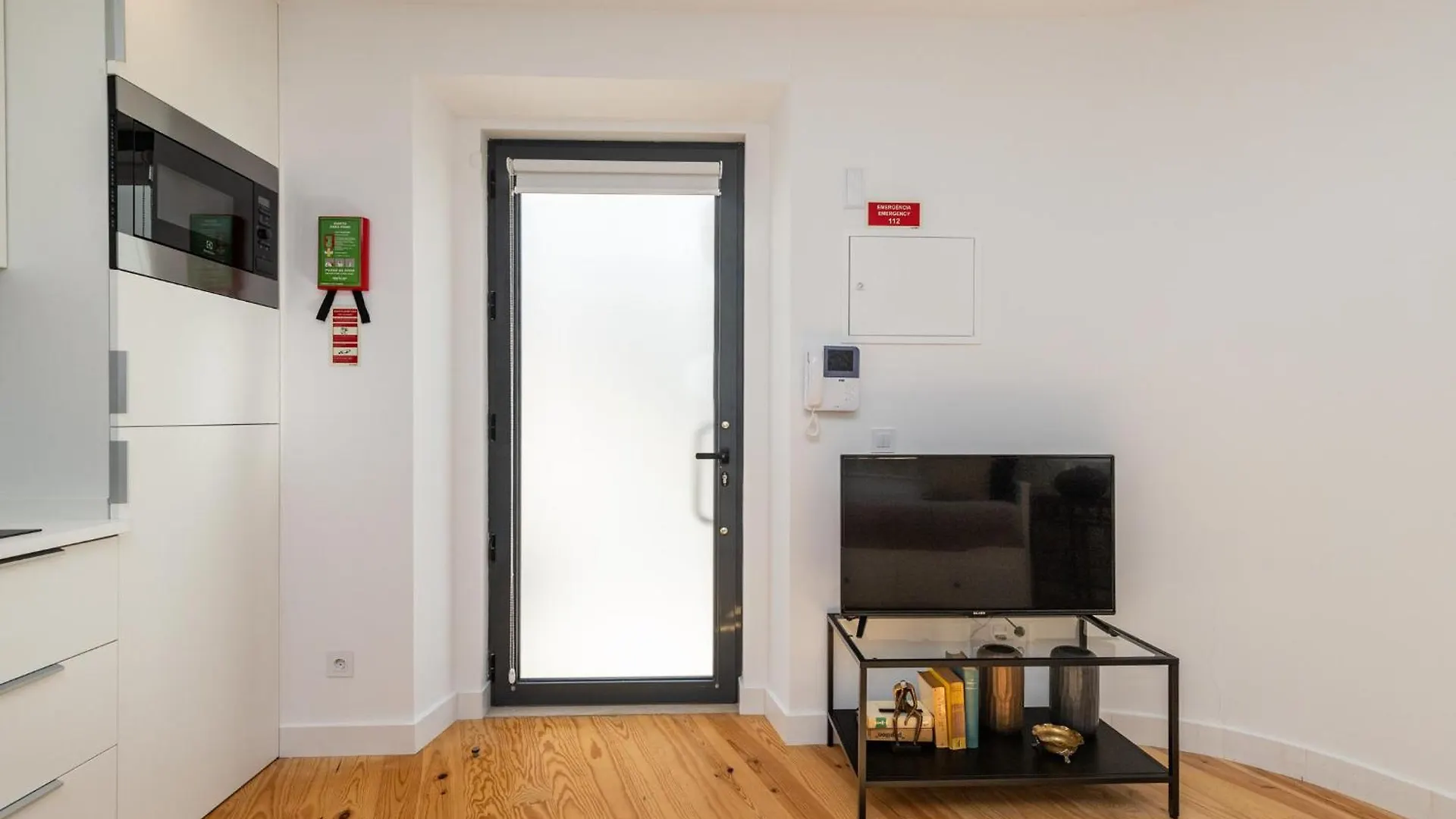 Apartment Design And Bright Studios Near Pasteis De Belem Lisbon