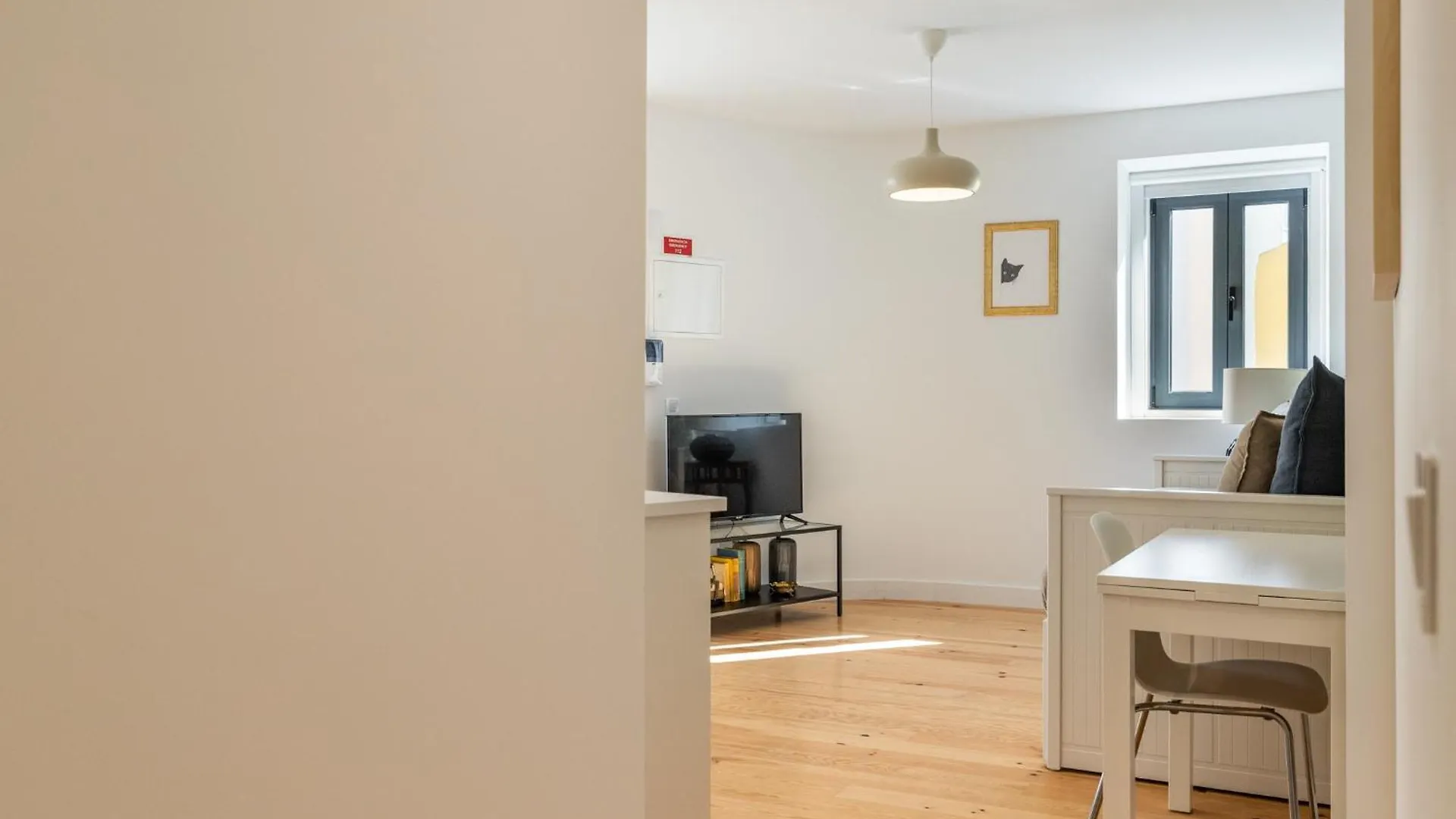 Apartment Design And Bright Studios Near Pasteis De Belem Lisbon