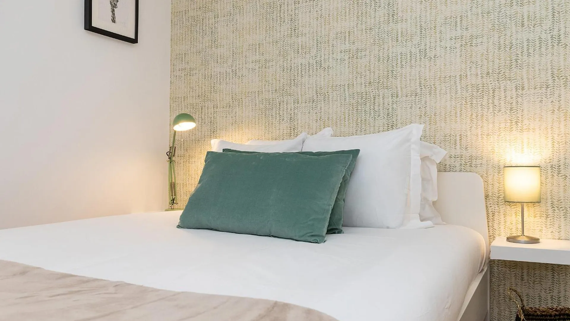 Design And Bright Studios Near Pasteis De Belem Lisbon