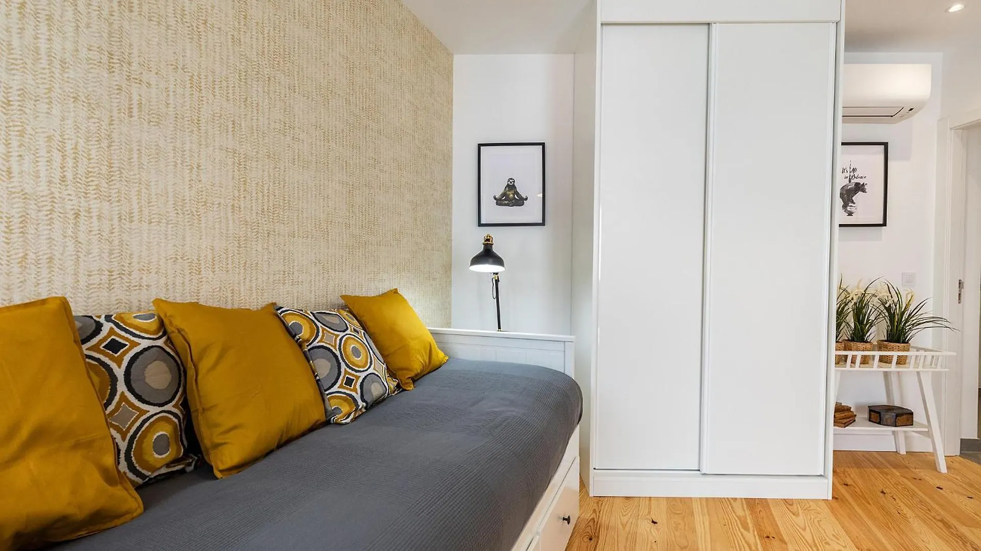 Design And Bright Studios Near Pasteis De Belem Lisbon