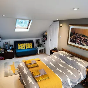 Large Light Loft - En Homestay Brighton