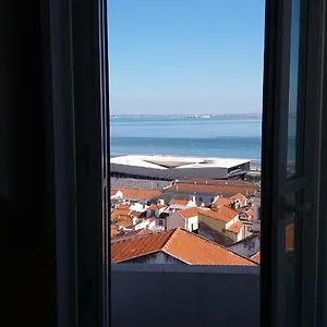 Apartment Miradouro De Santa Luzia, Lisbon