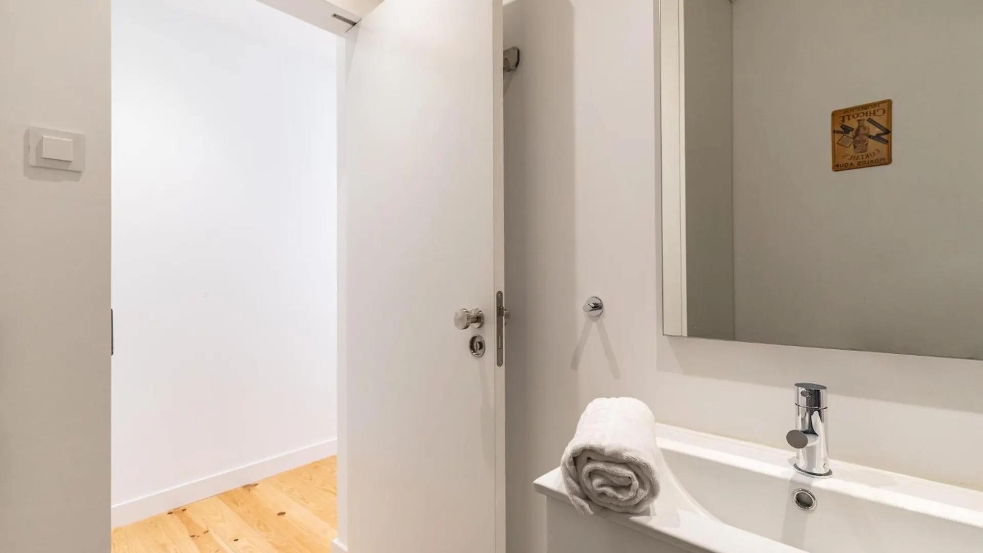 Design And Bright Studios Near Pasteis De Belem Lissabon 0*,